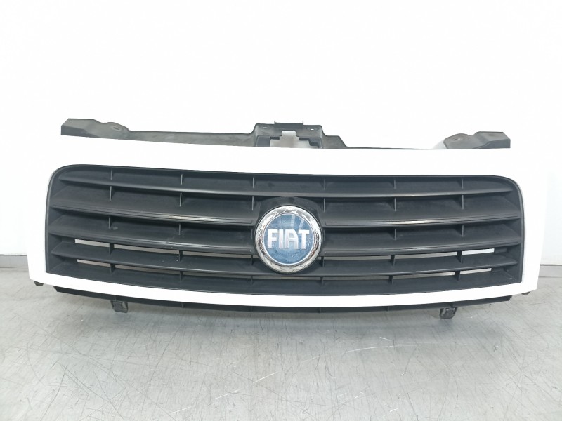 Recambio de rejilla delantera para fiat scudo combi (272) l1h1 90 multijet (5 pl.) referencia OEM IAM 1497652077  