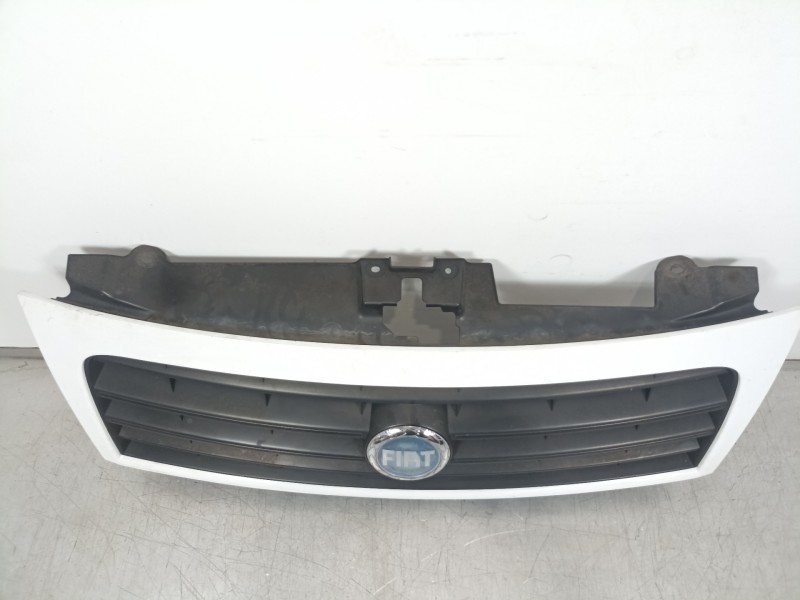 Recambio de rejilla delantera para fiat scudo combi (272) l1h1 90 multijet (5 pl.) referencia OEM IAM 1497652077  