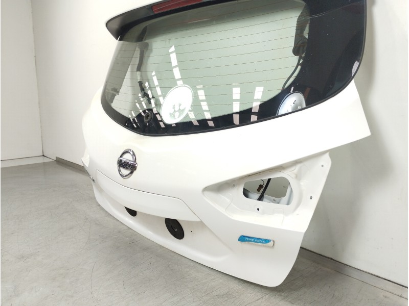 Recambio de porton trasero para nissan pulsar (c13) acenta referencia OEM IAM   