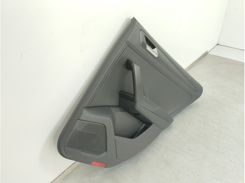 Recambio de guarnecido puerta trasera derecha para volkswagen t-roc advance referencia OEM IAM 2GA867212  