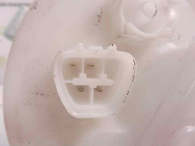 Recambio de bomba combustible para toyota yaris live referencia OEM IAM 777040D070 6F9A407 