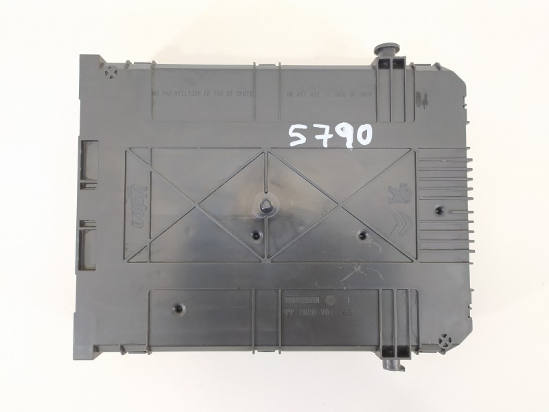 Recambio de caja reles / fusibles para peugeot 208 active referencia OEM IAM 9807531680 BSIN02 