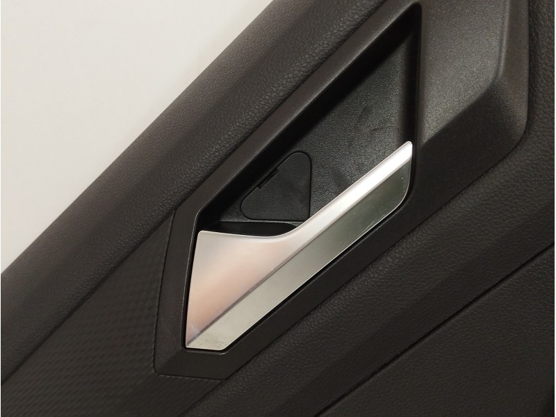 Recambio de guarnecido puerta trasera izquierda para volkswagen t-roc advance referencia OEM IAM 2GA867211  