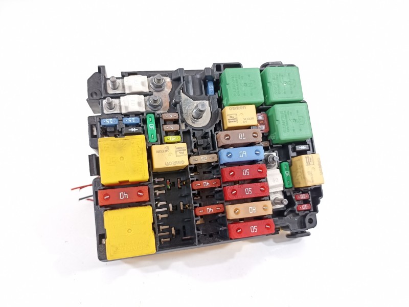 Recambio de caja reles / fusibles para peugeot 308 sw access referencia OEM IAM 9804848580  