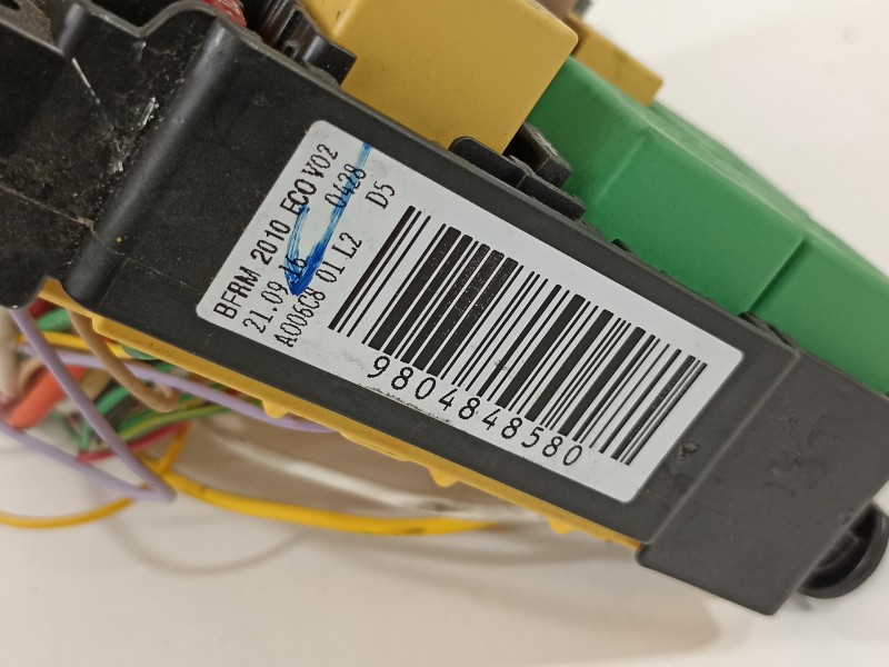 Recambio de caja reles / fusibles para peugeot 308 sw access referencia OEM IAM 9804848580  