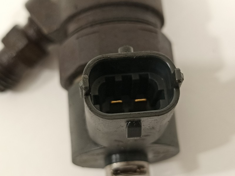 Recambio de inyector para opel corsa d cmon referencia OEM IAM 0445110183  