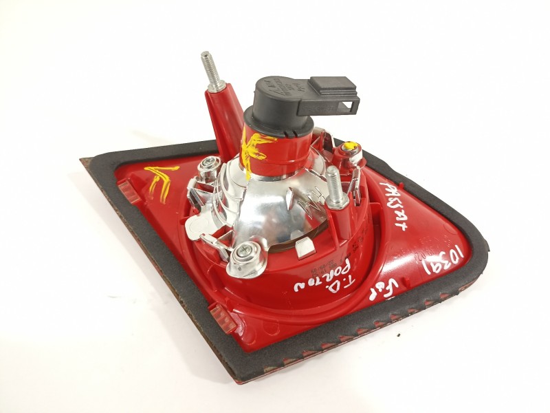 Recambio de piloto trasero derecho en porton para volkswagen passat berlina (3c2) advance referencia OEM IAM 3C5945094E  