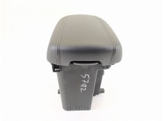 Recambio de apoyabrazos central para kia sportage concept 4x2 referencia OEM IAM 561103U751EQ   2