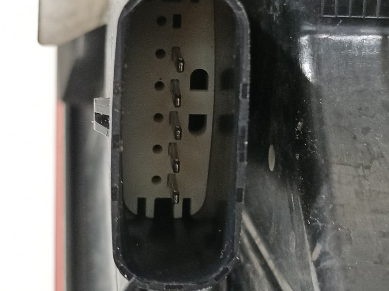 Recambio de piloto trasero izquierdo para opel insignia grand sport business referencia OEM IAM 39040625  