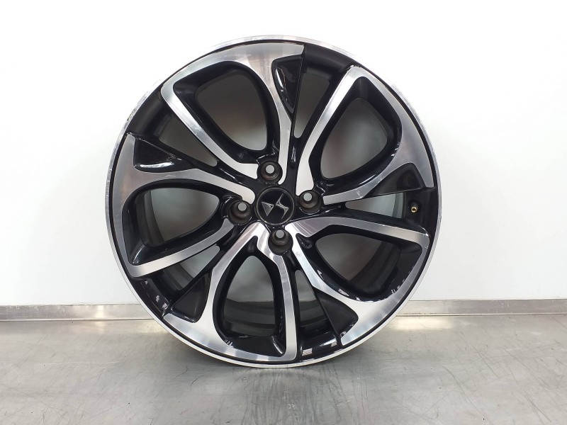 Recambio de llanta para ds 4 style referencia OEM IAM 9688904377  
