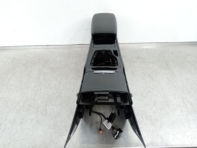 Recambio de apoyabrazos central para opel insignia grand sport business referencia OEM IAM   