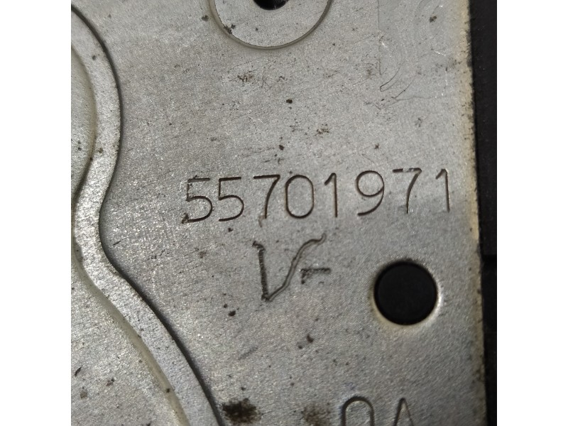 Recambio de cerradura maletero / porton para opel corsa d selective referencia OEM IAM 55701971  