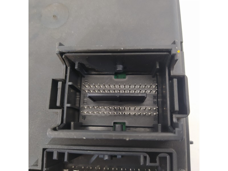 Recambio de caja reles / fusibles para opel corsa d selective referencia OEM IAM 13320628  