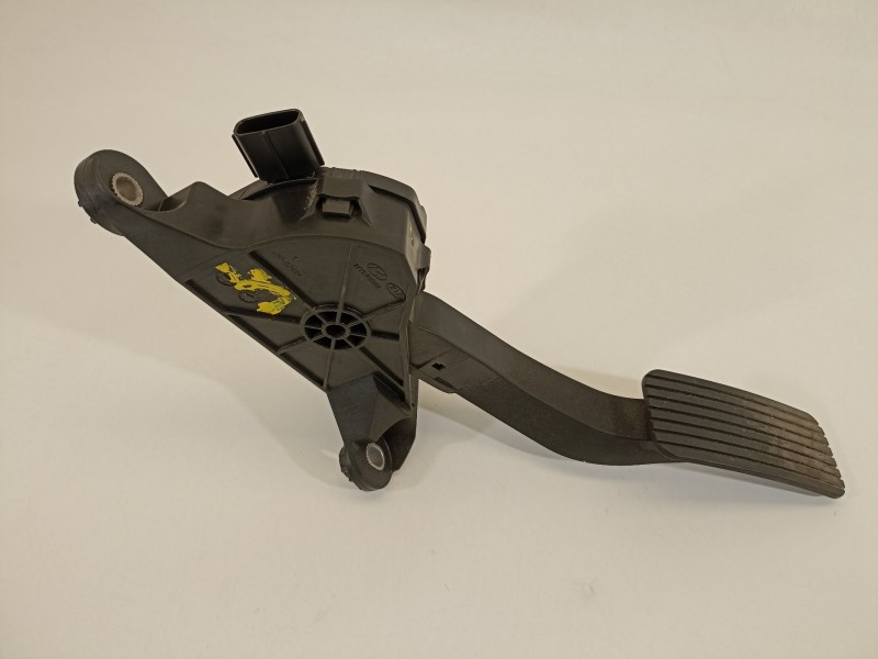 Recambio de potenciometro pedal para hyundai i30 (pd) essence referencia OEM IAM 32700G4200  