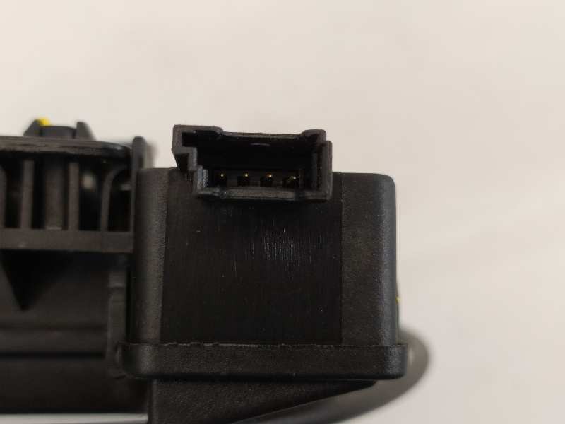 Recambio de cerradura maletero / porton para bmw serie 1 coupe (e82) 123d referencia OEM IAM 7840617  