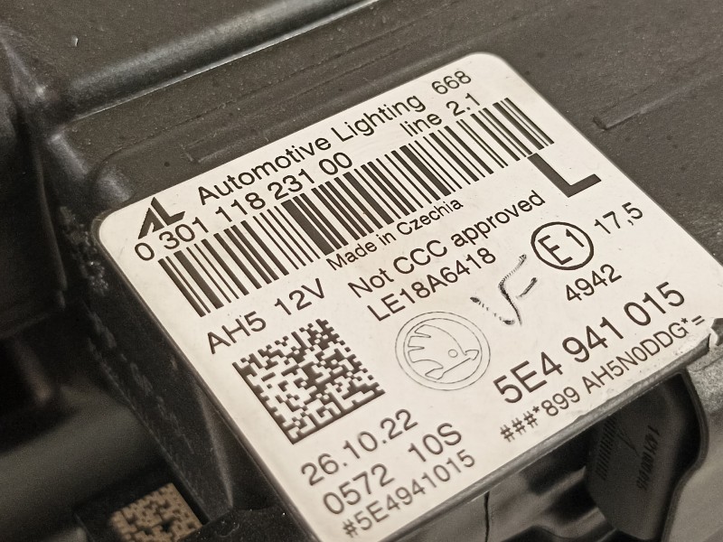 Recambio de faro izquierdo para skoda octavia combi (5e5) ambition referencia OEM IAM 5E4941015  