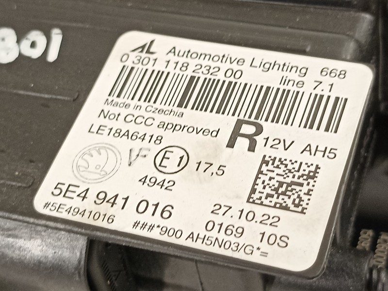 Recambio de faro derecho para skoda octavia combi (5e5) ambition referencia OEM IAM 5E4941016  