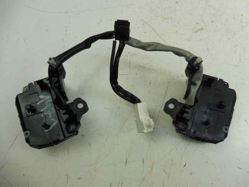 Recambio de mando volante para toyota auris hybrid advance referencia OEM IAM   