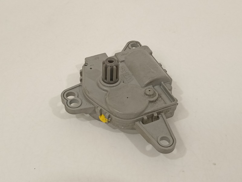 Recambio de motor apertura trampillas climatizador para hyundai i30 (pd) essence referencia OEM IAM EA1F0EDFAA02  