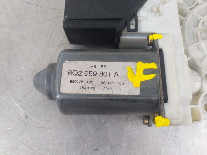 Recambio de motor elevalunas delantero derecho para seat ibiza (6l1) cool referencia OEM IAM 6Q2959801A  