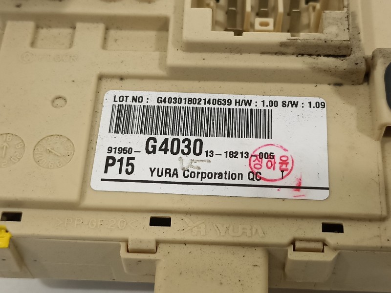 Recambio de caja reles / fusibles para hyundai i30 (pd) essence referencia OEM IAM 91950G4030  