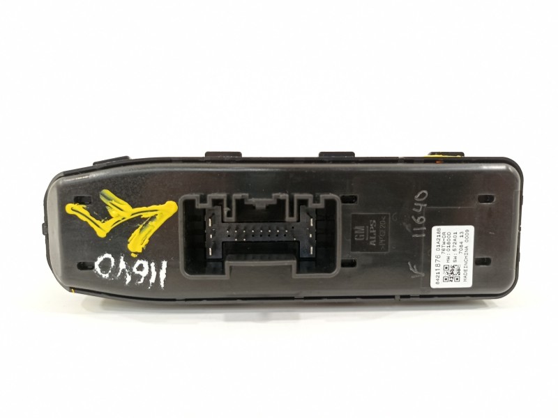 Recambio de mando elevalunas delantero izquierdo para opel insignia grand sport business referencia OEM IAM 84211876  