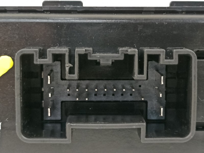 Recambio de mando elevalunas delantero izquierdo para opel insignia grand sport business referencia OEM IAM 84211876  