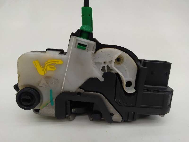Recambio de cerradura puerta trasera derecha para chevrolet orlando ltz referencia OEM IAM 13503808  