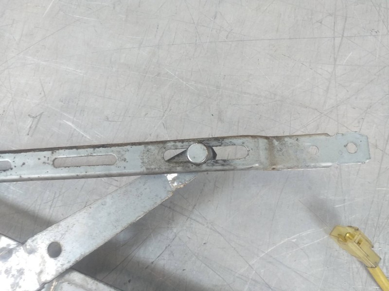 Recambio de elevalunas delantero derecho para ford ranger (es) xl doble cabina 4x4 referencia OEM IAM UR875858XR AE2621004240 