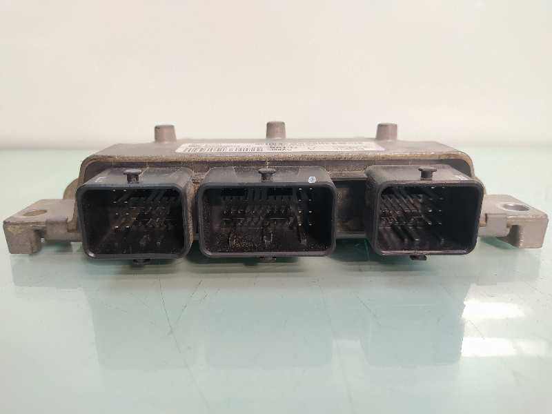 Recambio de centralita motor uce para ford fiesta (cb1) trend referencia OEM IAM AV2112A650CD S180047012 