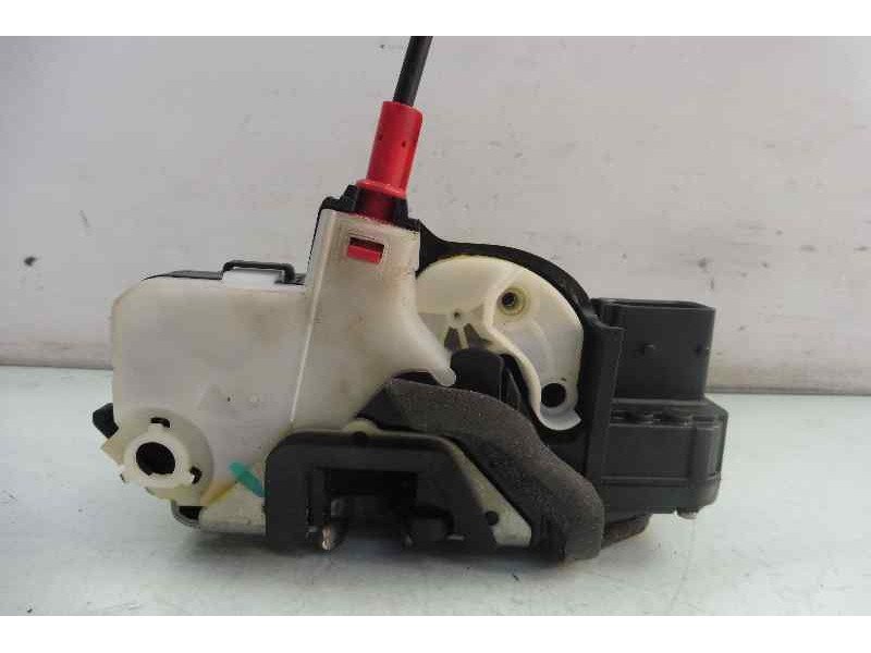 Recambio de cerradura puerta delantera derecha para chevrolet orlando ltz referencia OEM IAM 13503802  