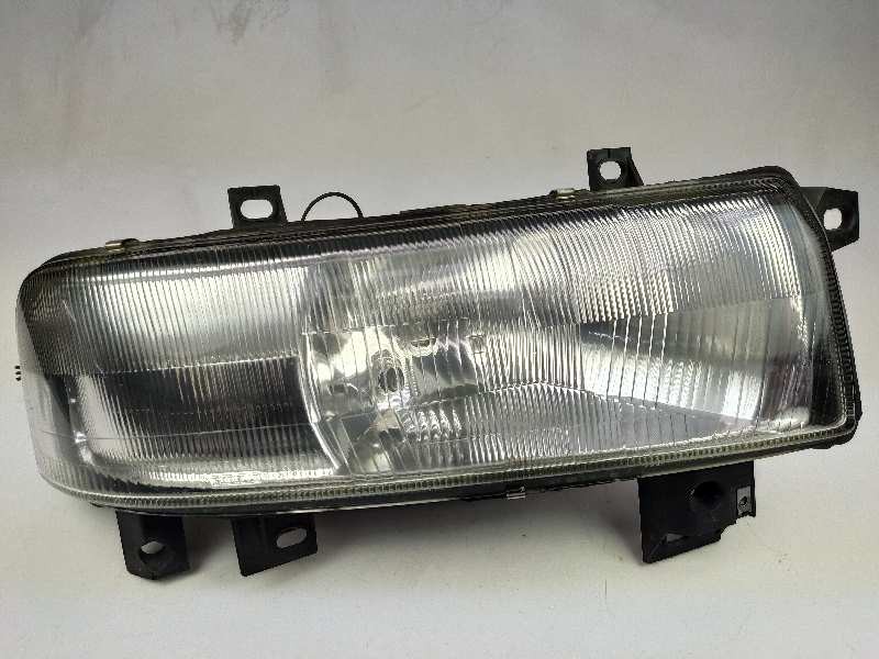 Recambio de faro derecho para renault master desde ´98 base, caja cerrada l1h1 rs 3078 referencia OEM IAM   