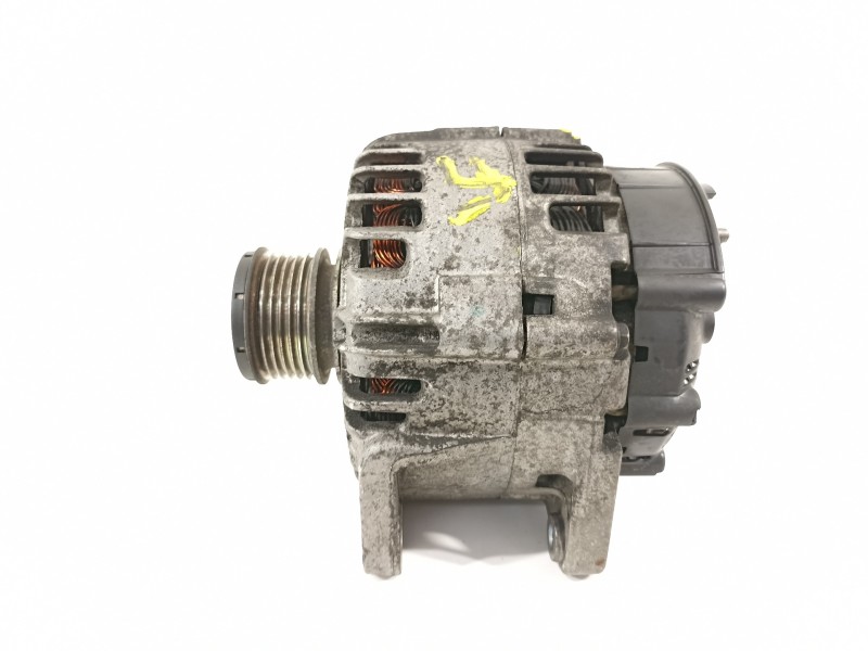 Recambio de alternador para renault fluence referencia OEM IAM 231000026R  