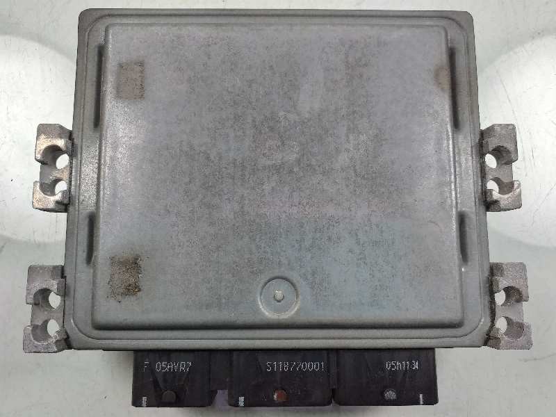 Recambio de centralita motor uce para renault scenic ii dynamique referencia OEM IAM 8200766462 8200592611 S122326111A