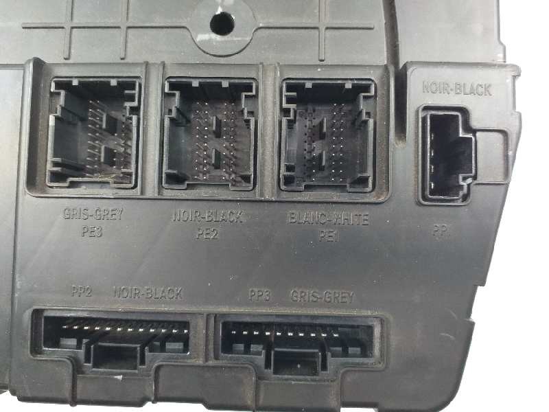 Recambio de caja reles / fusibles para renault megane ii classic berlina confort dynamique referencia OEM IAM 8200351182   Recambio de caja reles / fusibles para renault megane ii classic berlina confort dynamique referencia OEM IAM 8200351182