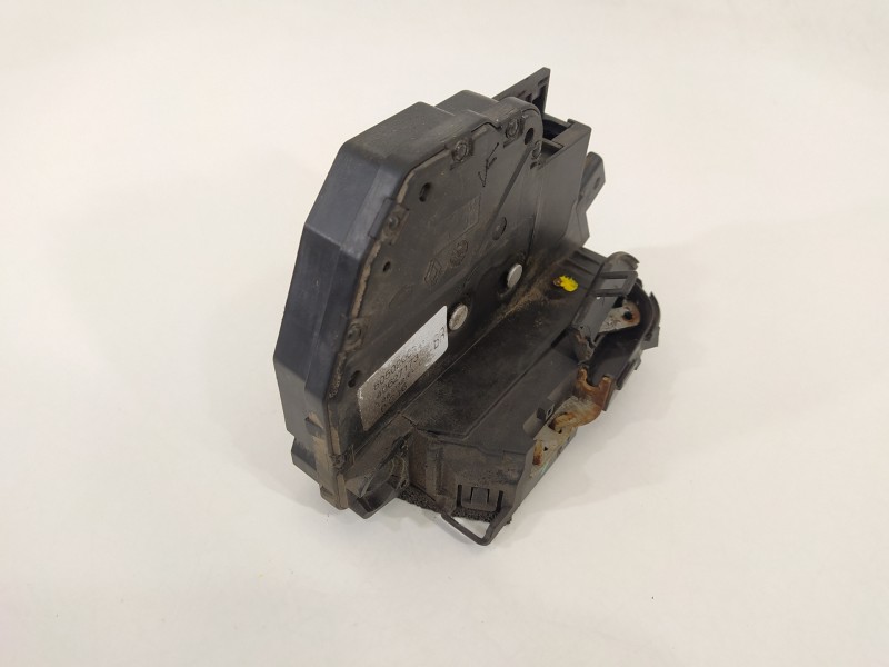 Recambio de cerradura puerta delantera derecha para renault fluence referencia OEM IAM 805020023R  