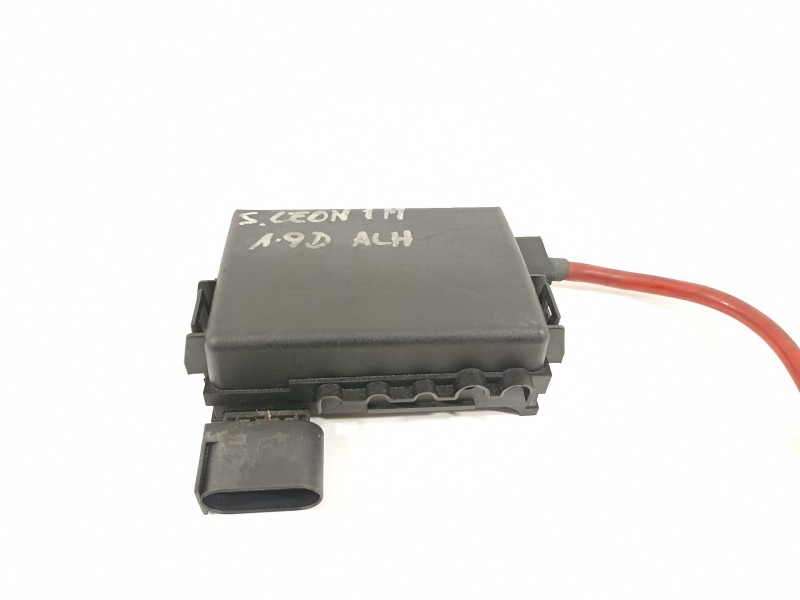 Recambio de caja reles / fusibles para seat leon (1m1) signo referencia OEM IAM 1J0937550  