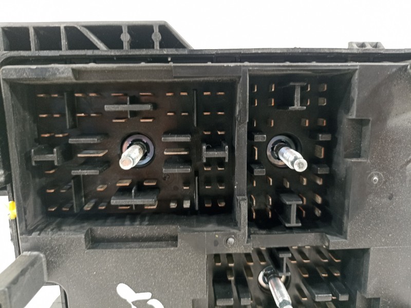 Recambio de caja reles / fusibles para kia cee´d sporty wagon emotion referencia OEM IAM 919501H030  