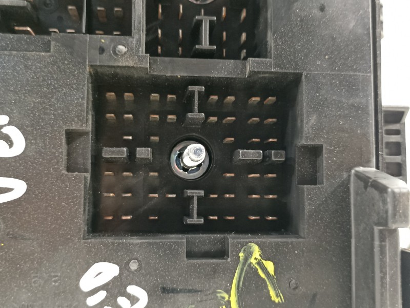 Recambio de caja reles / fusibles para kia cee´d sporty wagon emotion referencia OEM IAM 919501H030  