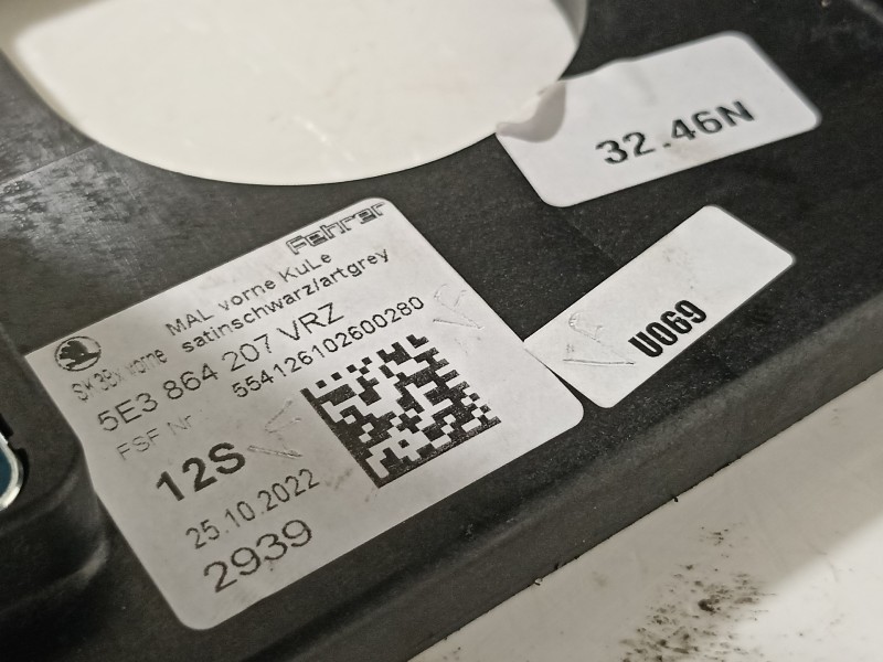 Recambio de apoyabrazos central para skoda octavia combi (5e5) ambition referencia OEM IAM 5E3864207VRZ  