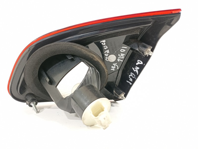 Recambio de piloto trasero izquierdo para nissan qashqai (j10) acenta referencia OEM IAM L90005632  