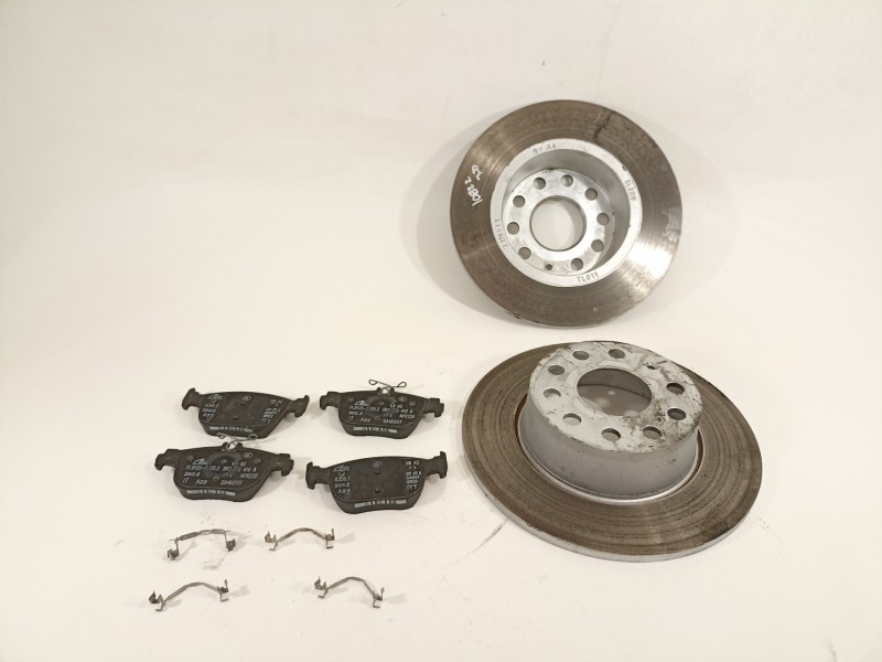 Recambio de disco freno trasero para skoda octavia combi (5e5) ambition referencia OEM IAM 5Q0615601B 5R3415A 
