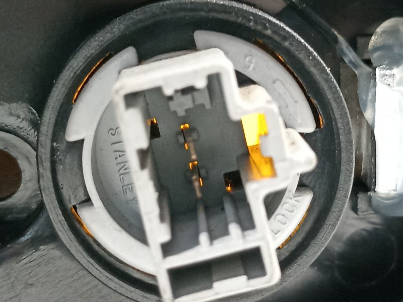 Recambio de piloto trasero derecho para mazda 3 berlina (bk) 1.6 crdt active referencia OEM IAM BN9A51150D  