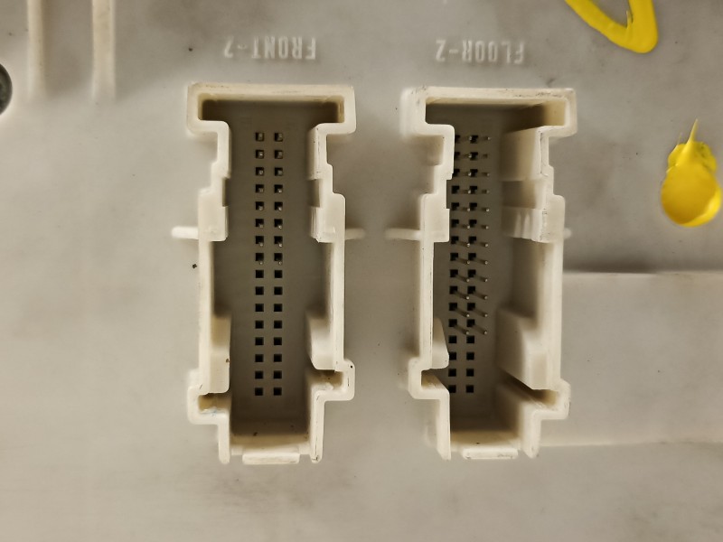 Recambio de caja reles / fusibles para mazda 3 berlina (bk) 1.6 crdt active referencia OEM IAM BP8F66730H 5190800A4 