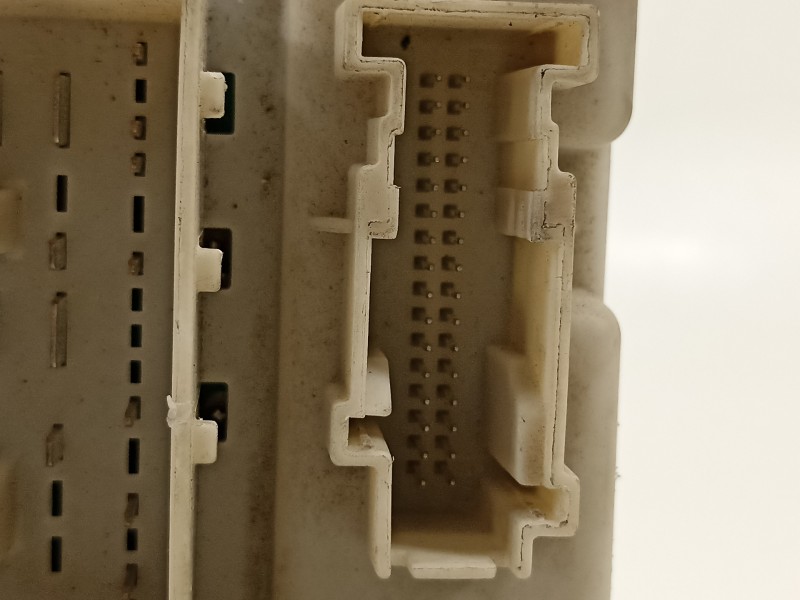 Recambio de caja reles / fusibles para mazda 3 berlina (bk) 1.6 crdt active referencia OEM IAM BP8F66730H 5190800A4 