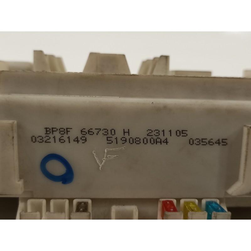 Recambio de caja reles / fusibles para mazda 3 berlina (bk) 1.6 crdt active referencia OEM IAM BP8F66730H 5190800A4 