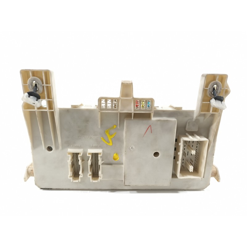 Recambio de caja reles / fusibles para mazda 3 berlina (bk) 1.6 crdt active referencia OEM IAM BP8F66730H 5190800A4 