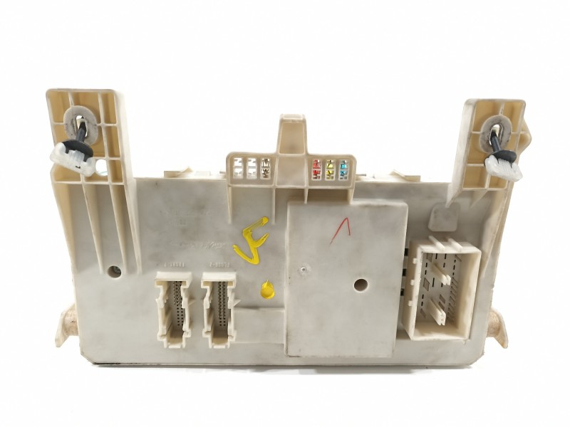 Recambio de caja reles / fusibles para mazda 3 berlina (bk) 1.6 crdt active referencia OEM IAM BP8F66730H 5190800A4 