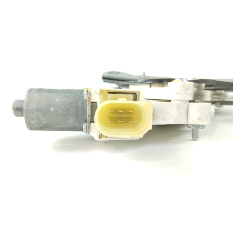 Recambio de elevalunas delantero derecho para bmw serie 1 berlina (e81/e87) 116d referencia OEM IAM 7067796 6927028 0130822227