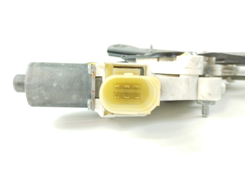 Recambio de elevalunas delantero derecho para bmw serie 1 berlina (e81/e87) 116d referencia OEM IAM 7067796 6927028 0130822227